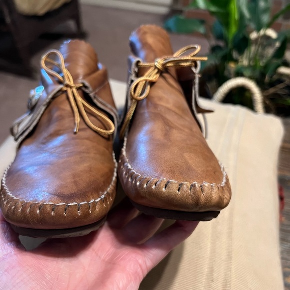 SOLD!! 8.5 TAOS Comfort Leather Mocs Shoes Southwestern Concha Tribal - Picture 7 of 13